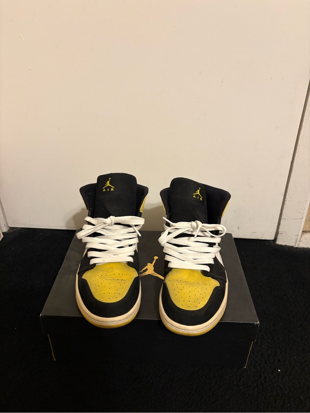 Air Jordan 1 - Picture 2 of 2